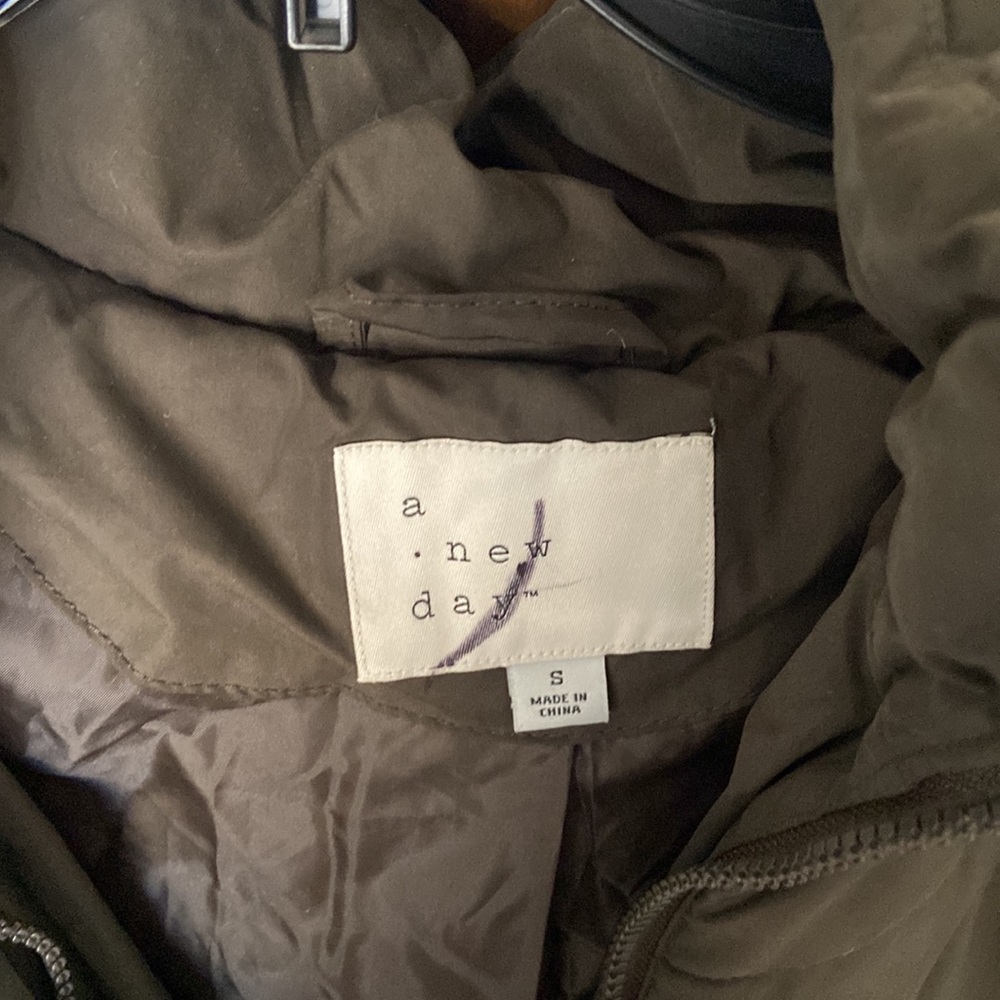 Women’s jacket - Picture 2 of 5